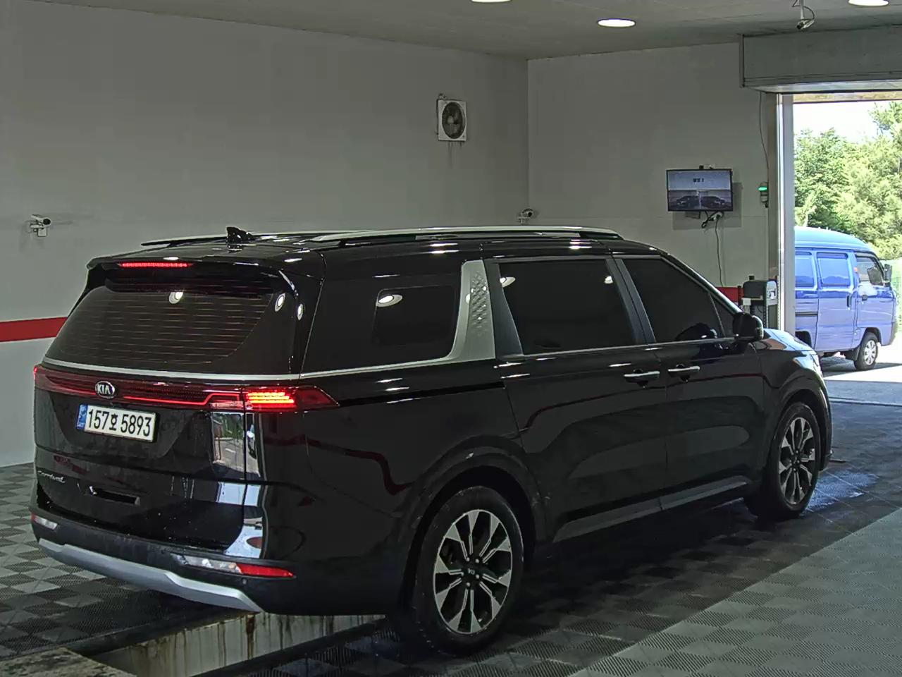 2021 - kia carnival