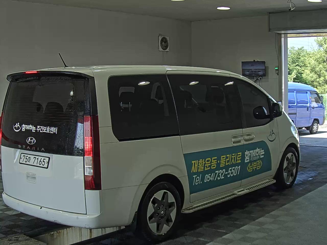 2022 - hyundai staria
