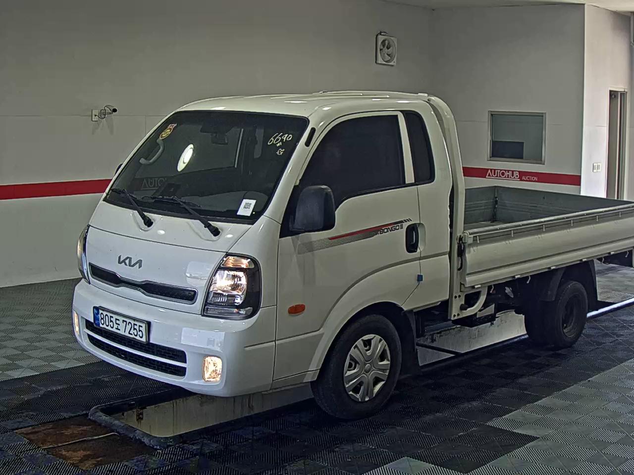 KIA BONGO III CARGO 1 TON KING CAB EXTRA WHEEBASE ITE
