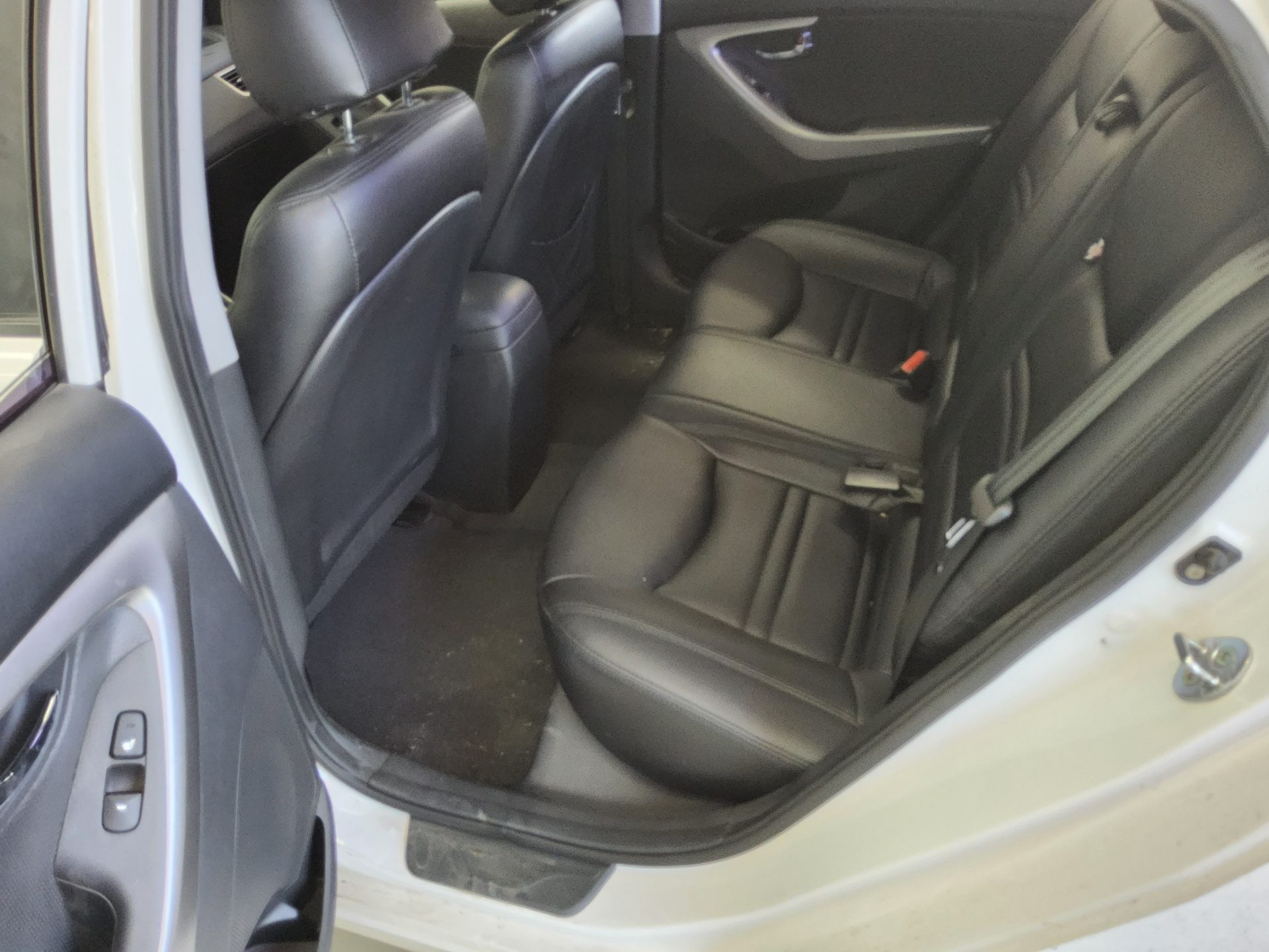 2012 - hyundai avante