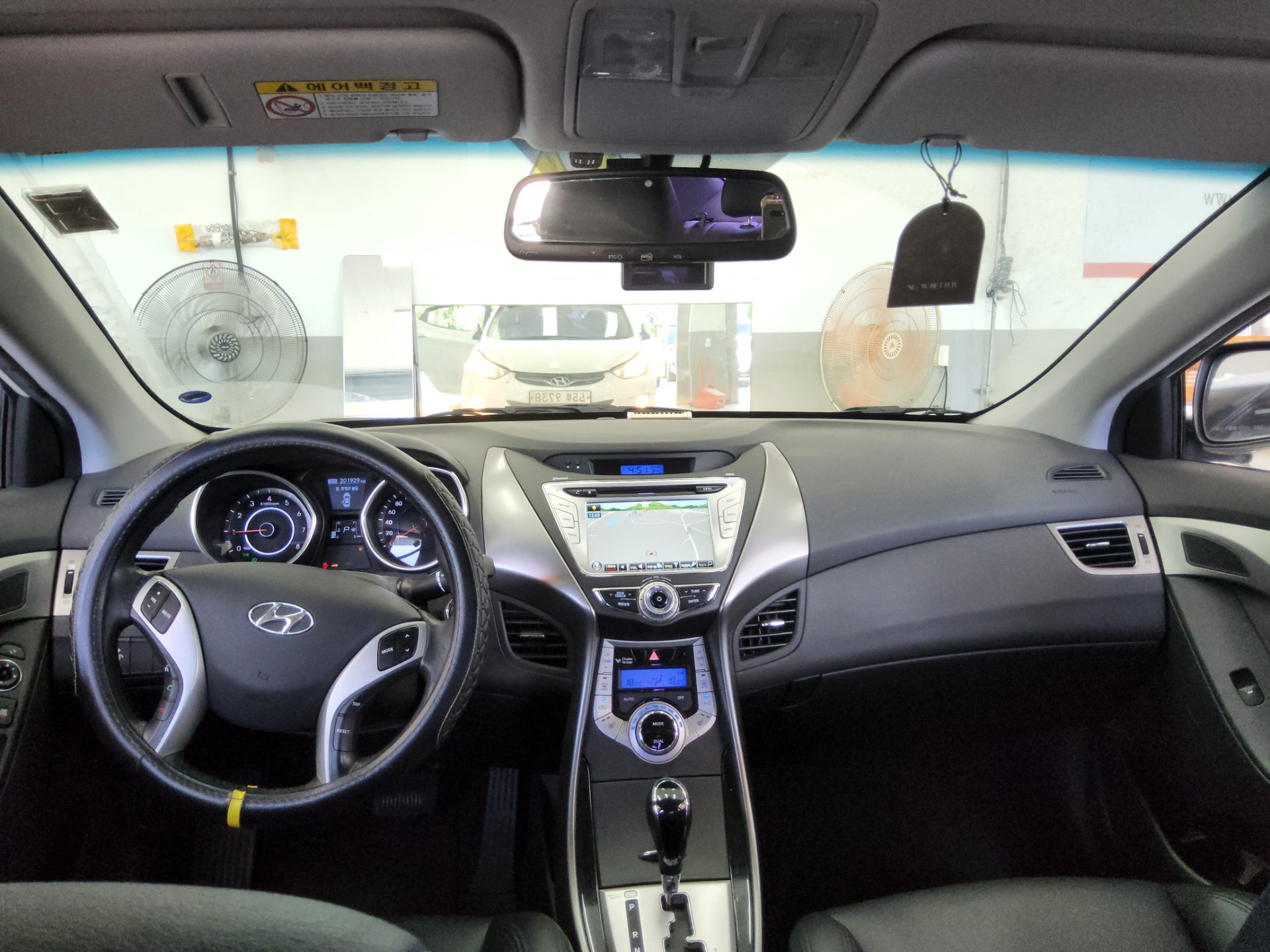 2012 - hyundai avante