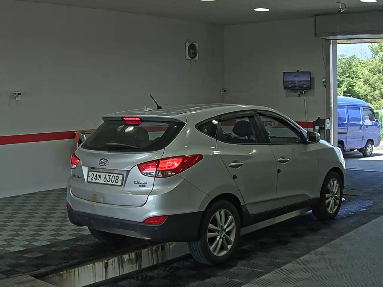 2010 - hyundai tucson