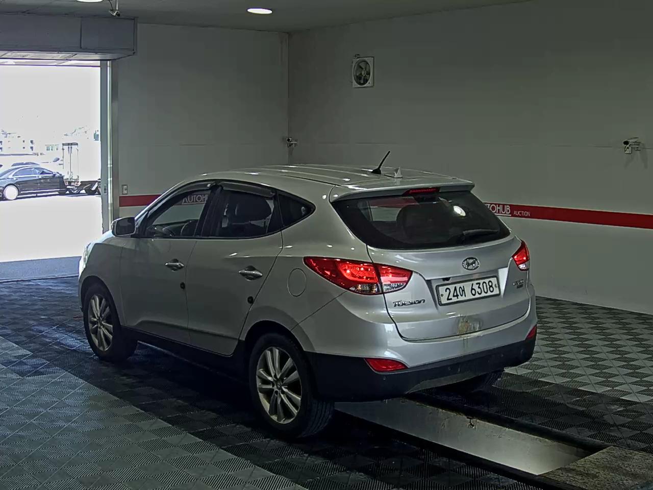 2010 - hyundai tucson