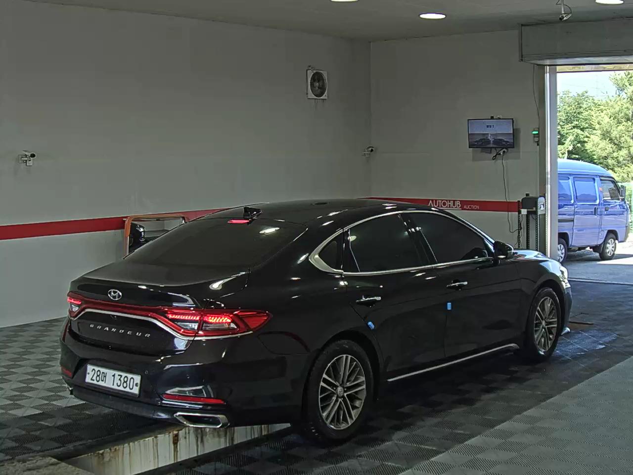 2018 - hyundai grandeur