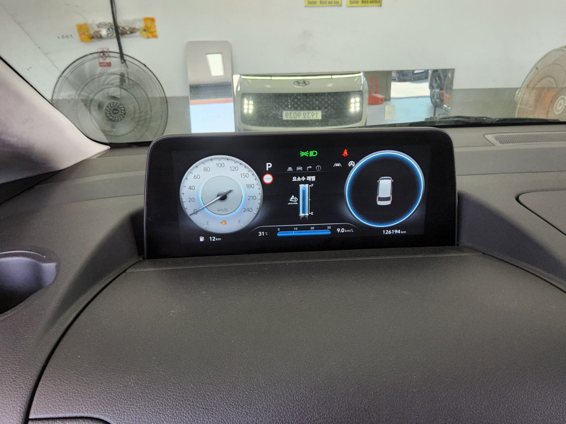 2022 - hyundai staria