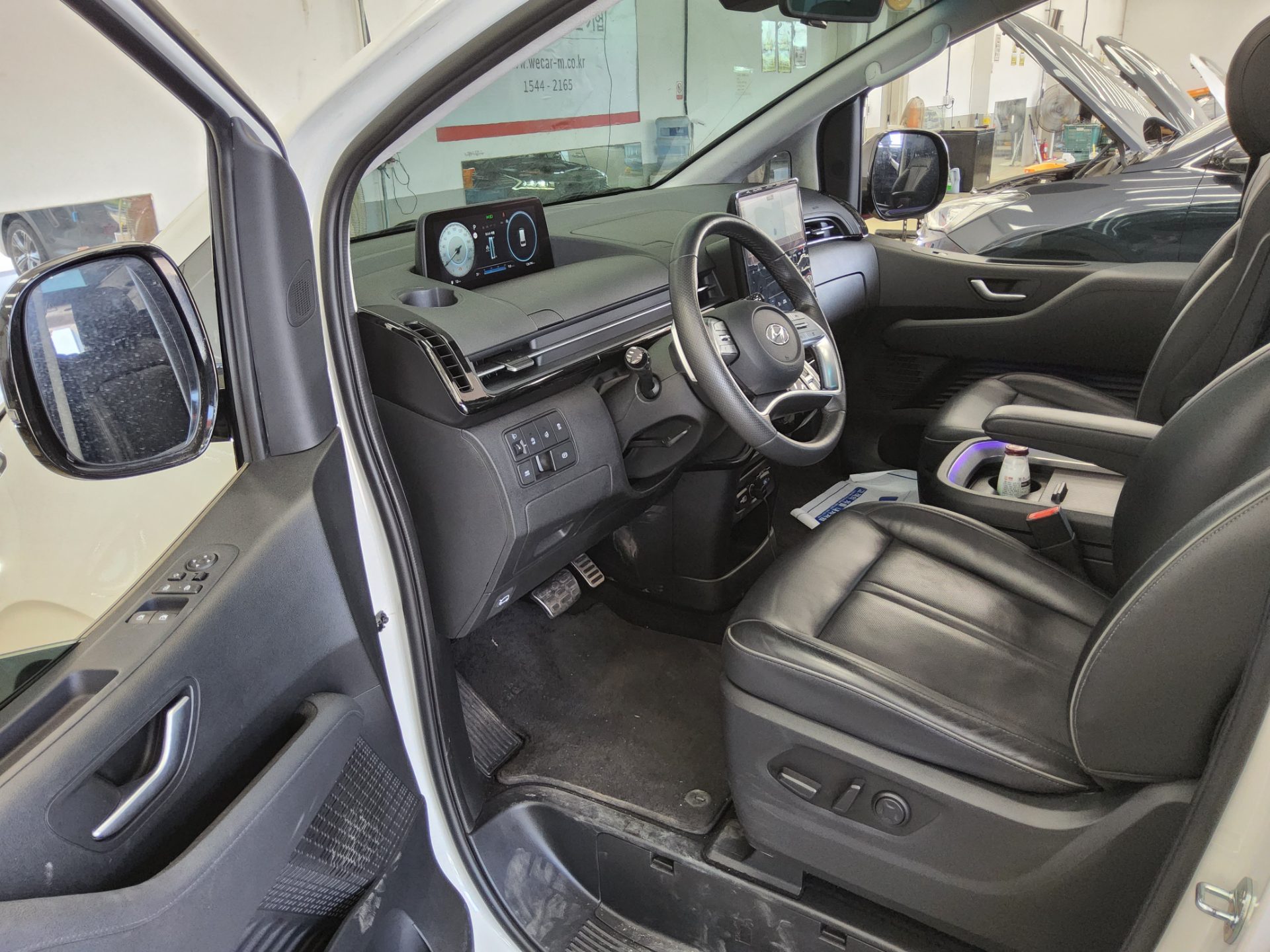 2022 - hyundai staria