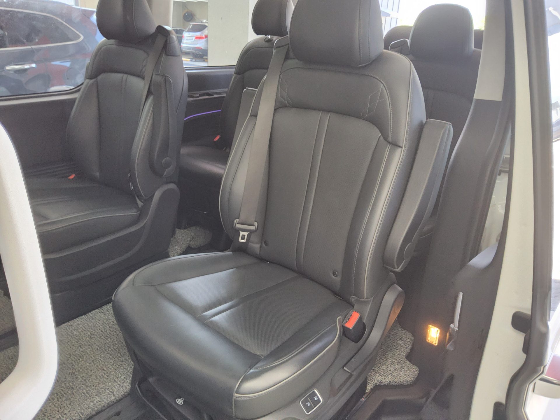 2022 - hyundai staria
