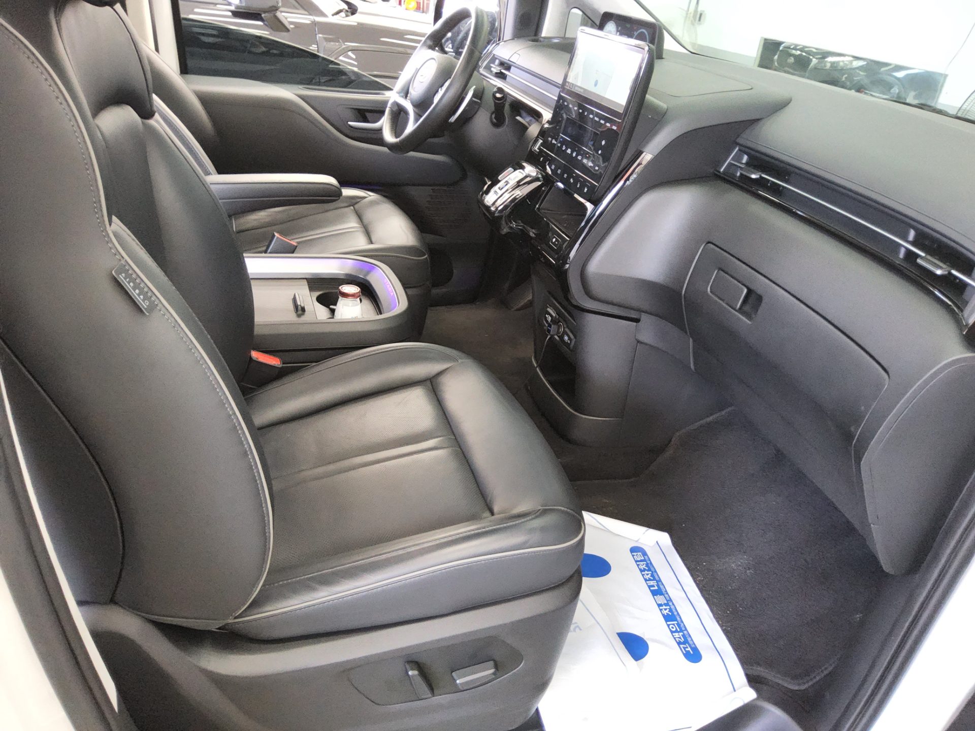2022 - hyundai staria