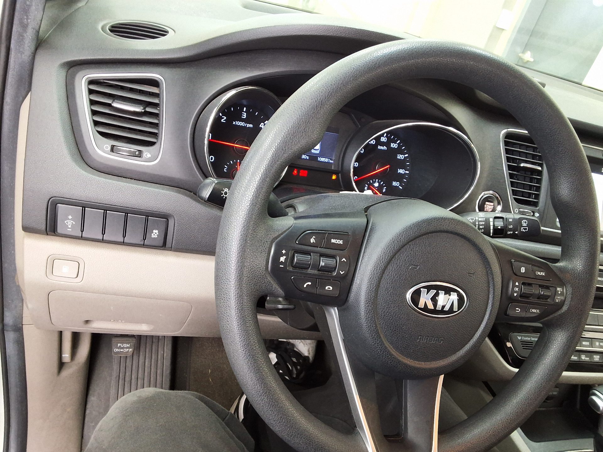 2020 - kia carnival