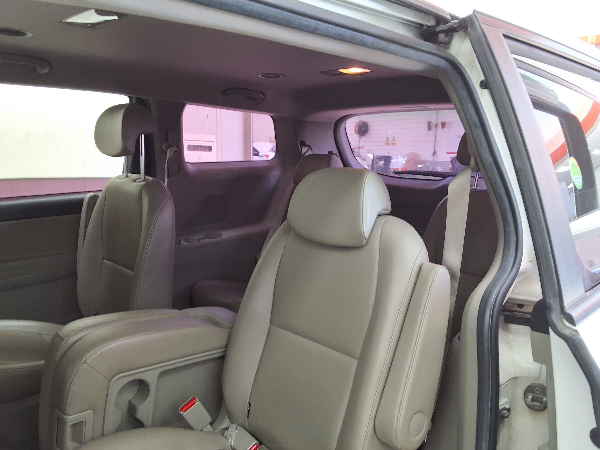 2020 - kia carnival