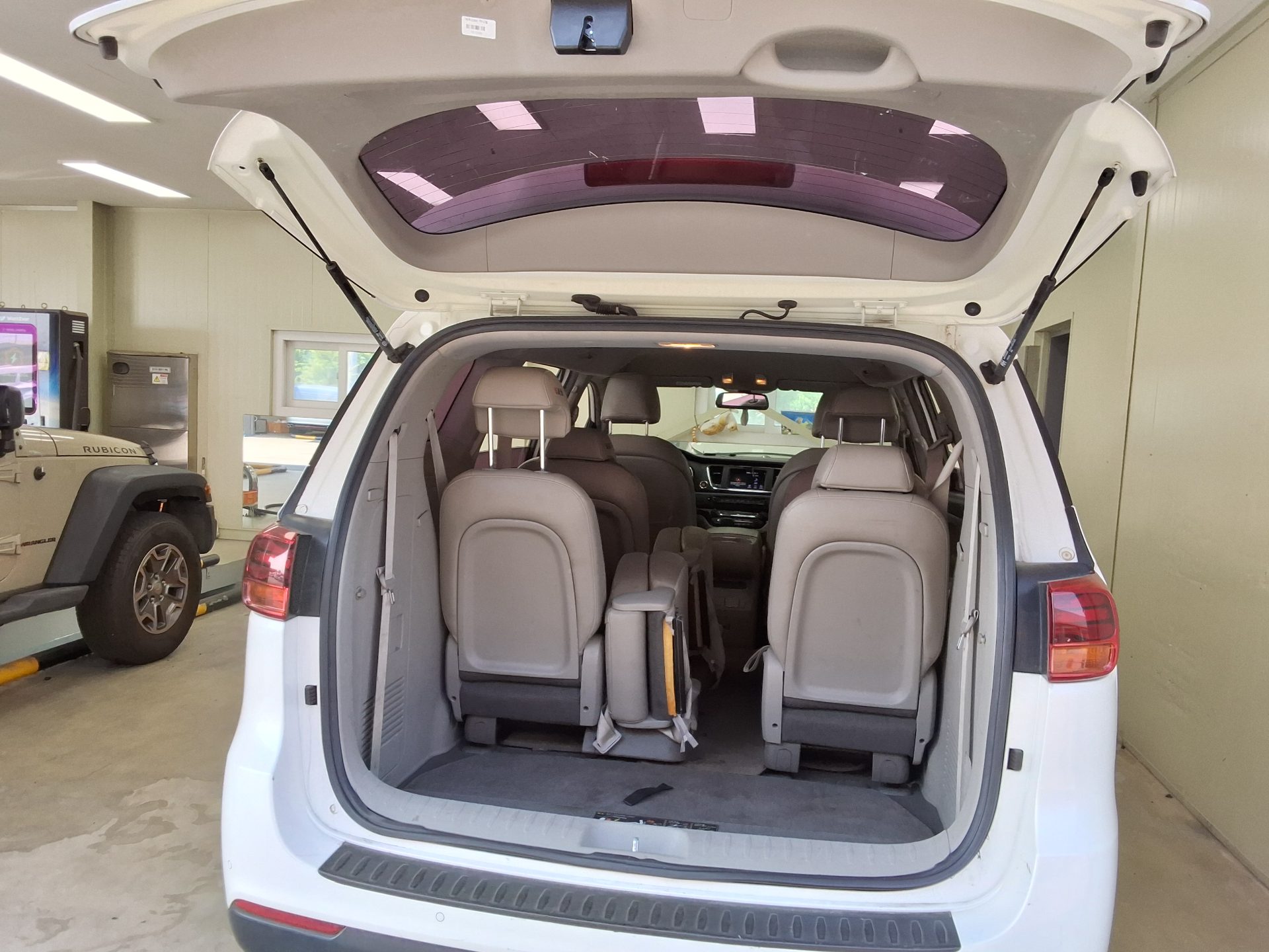 2020 - kia carnival