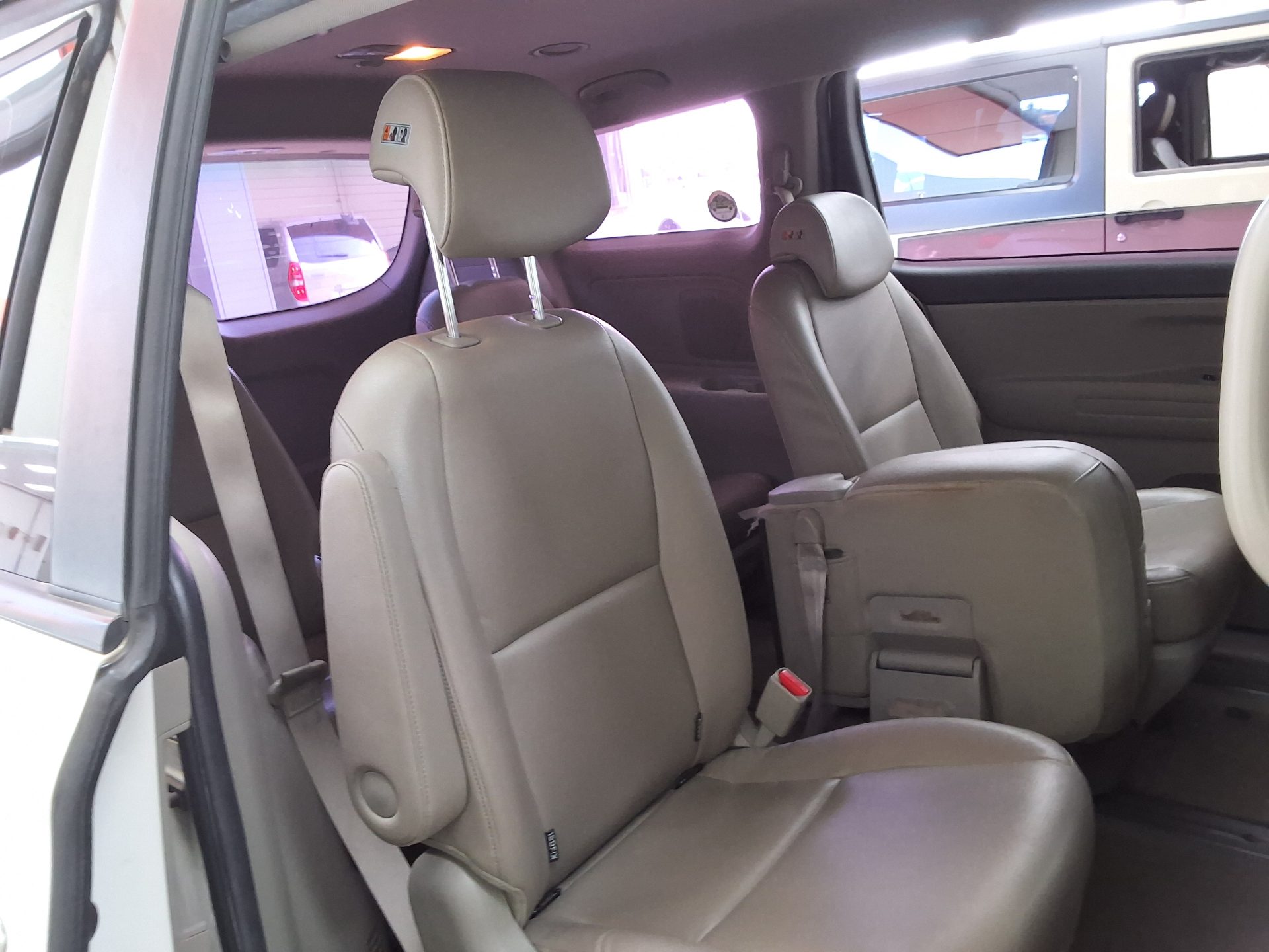 2020 - kia carnival