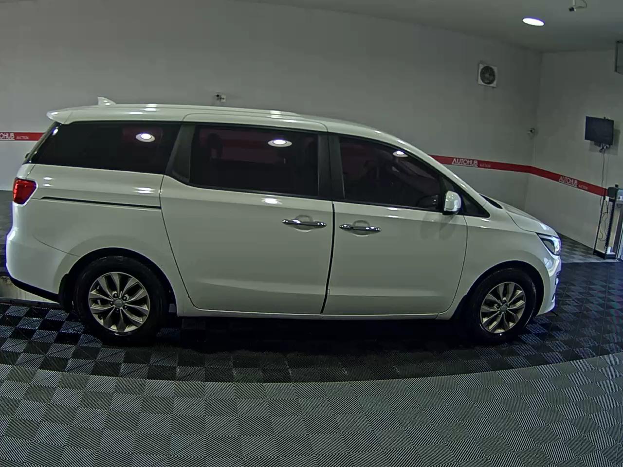 2020 - kia carnival