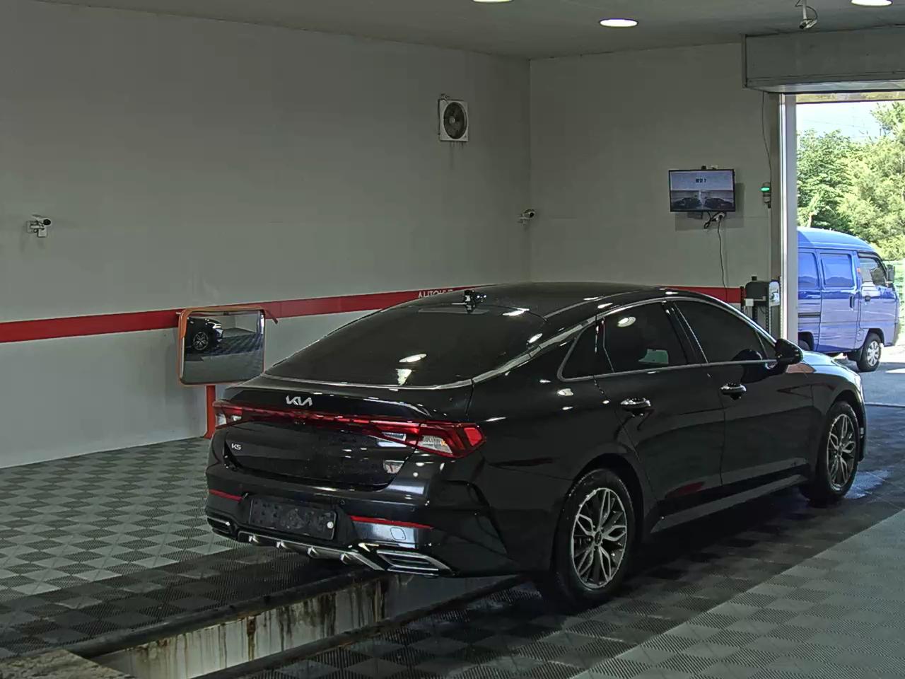 2023 - kia k5