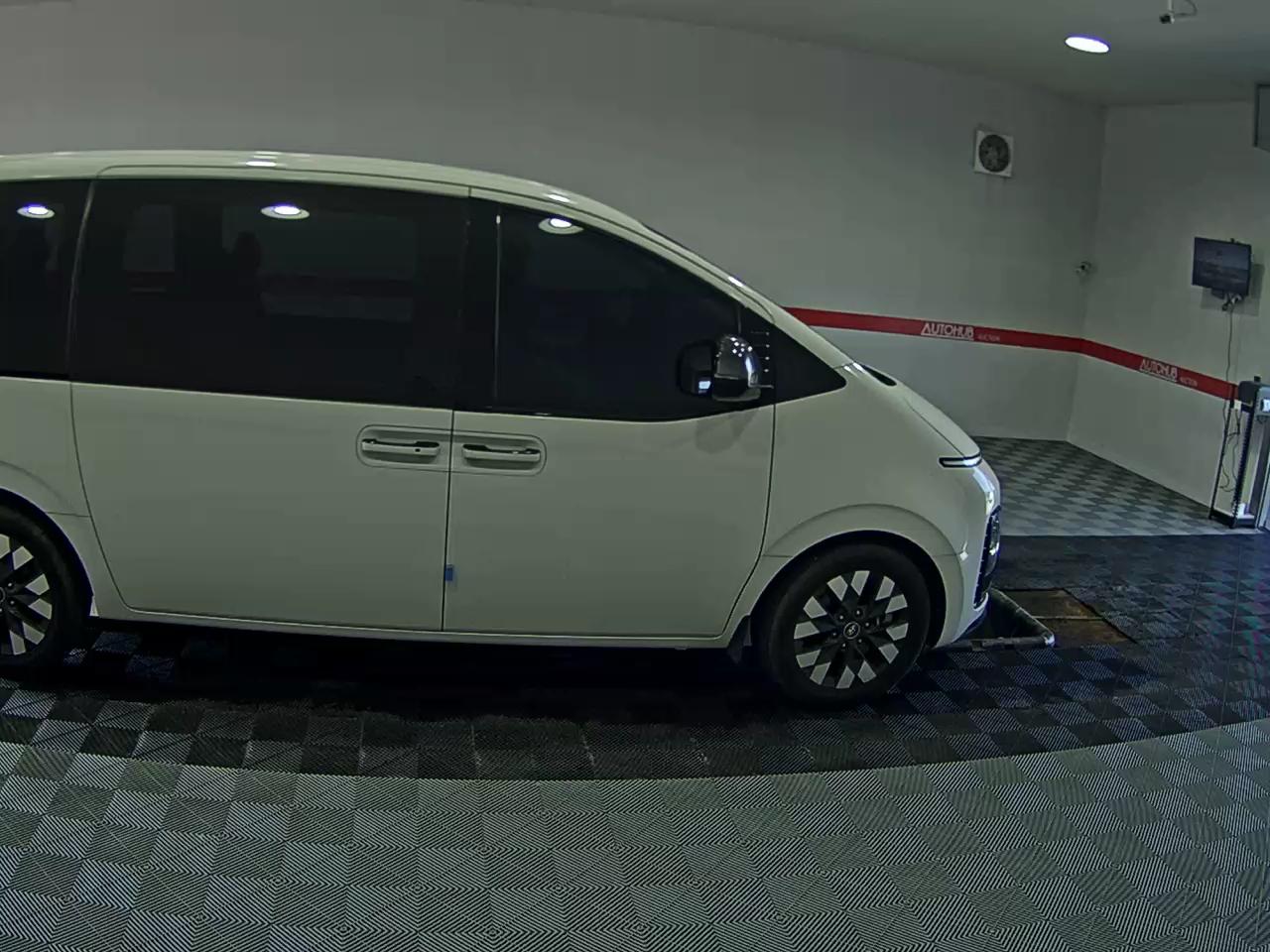 2022 - hyundai staria