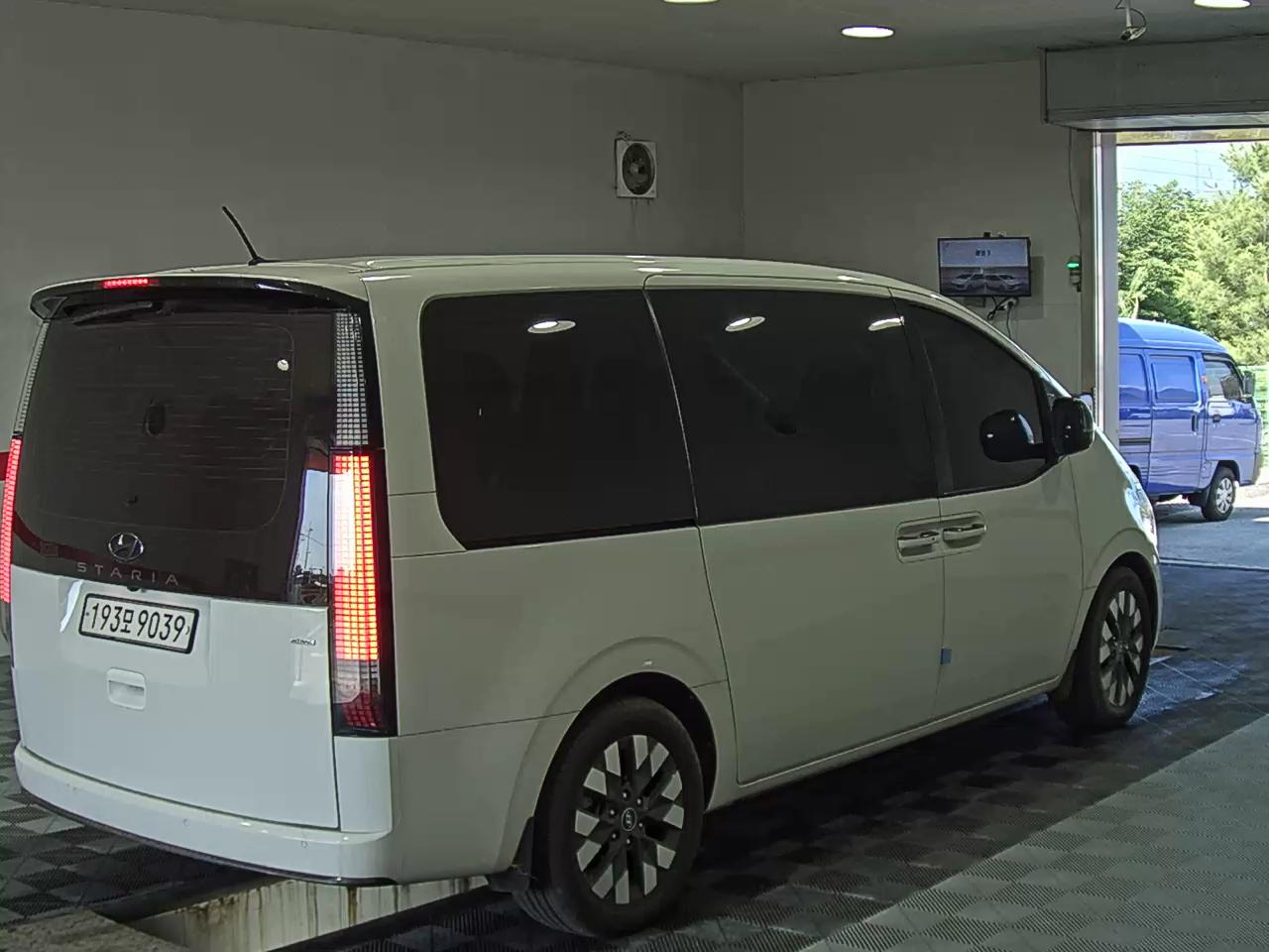 2022 - hyundai staria