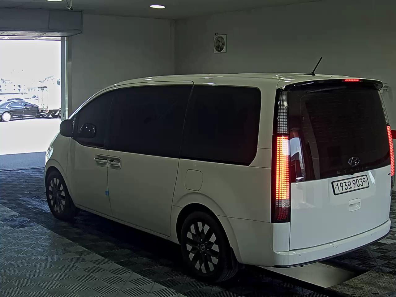 2022 - hyundai staria