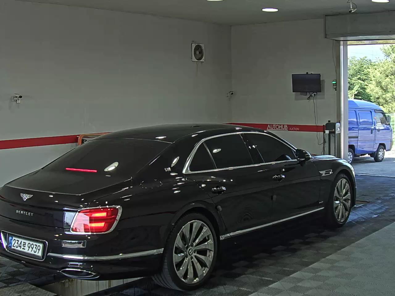2020 - bentley flying spur