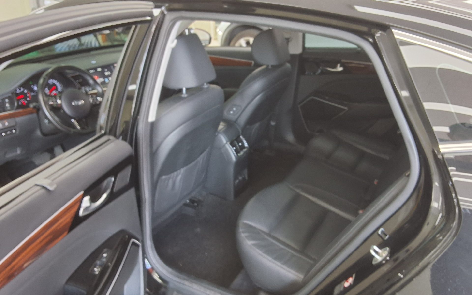 2017 - kia k7