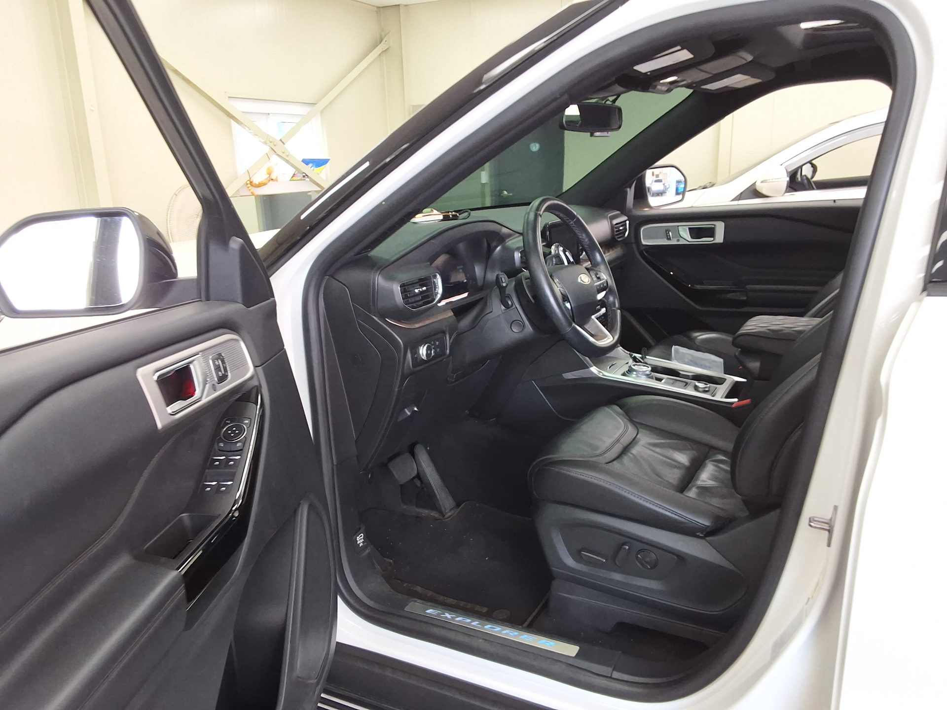 2021 - ford explorer