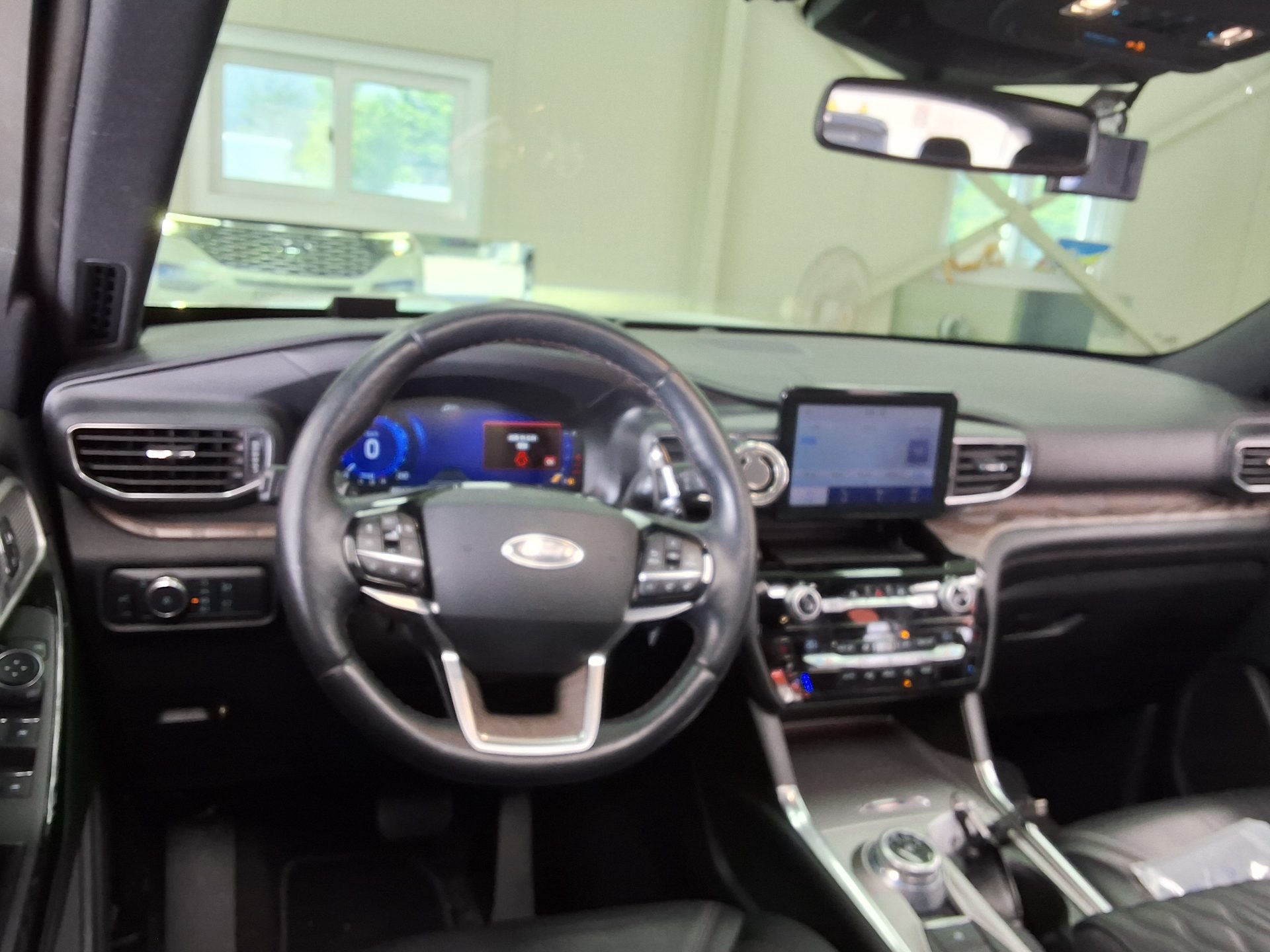 2021 - ford explorer