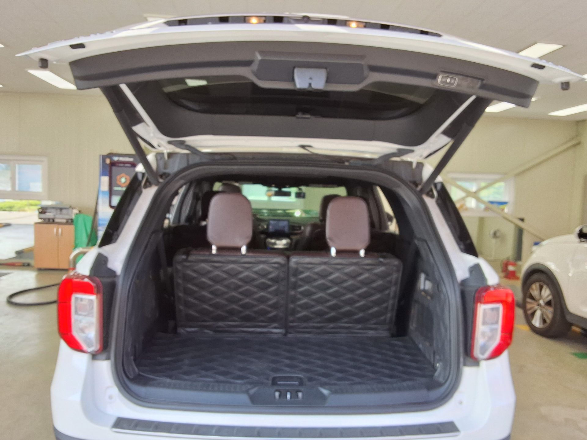 2021 - ford explorer