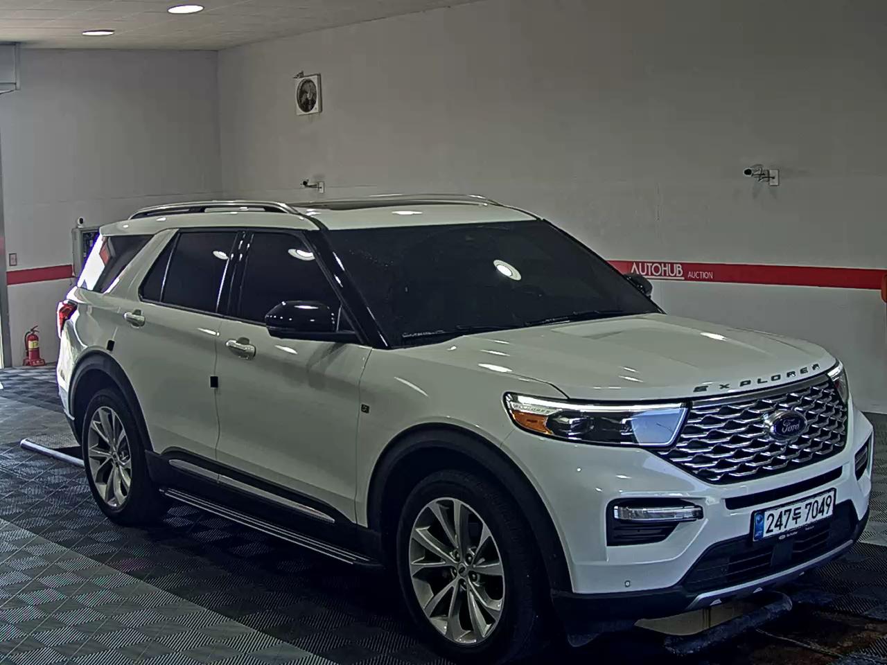 2021 - ford explorer