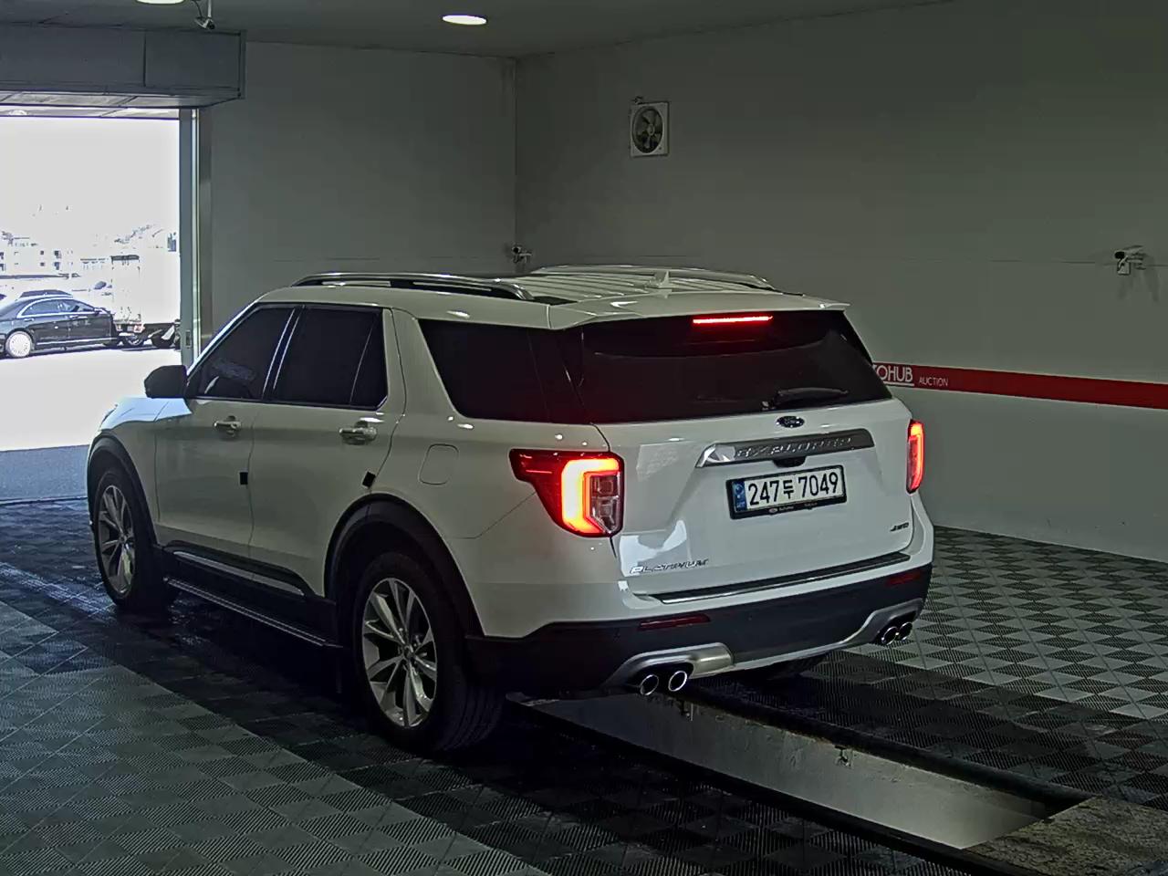 2021 - ford explorer