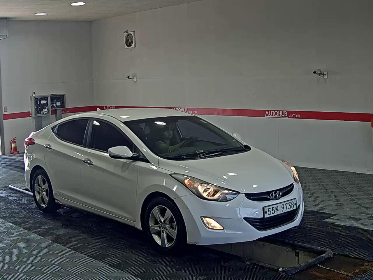 2012 - hyundai avante