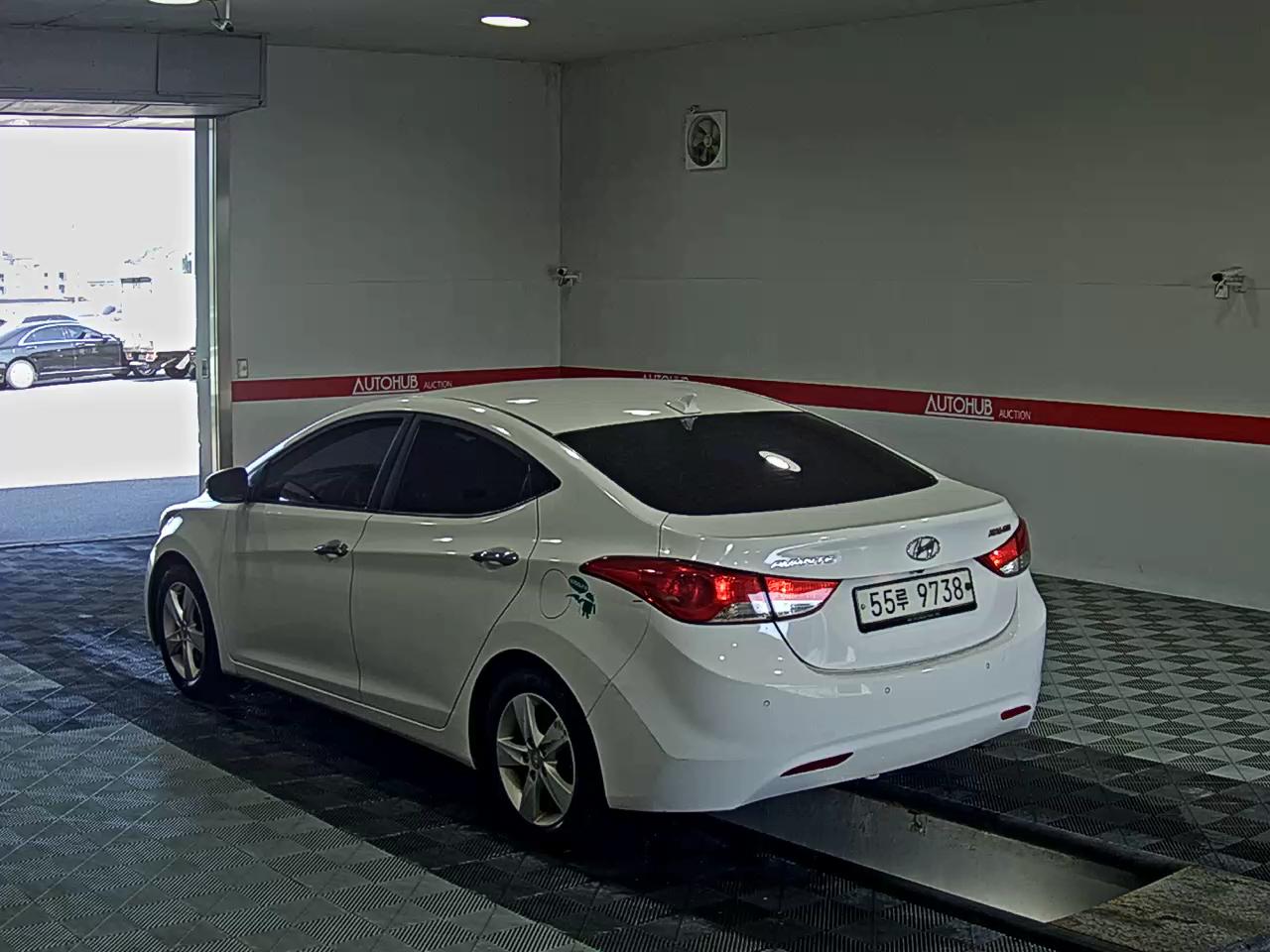 2012 - hyundai avante