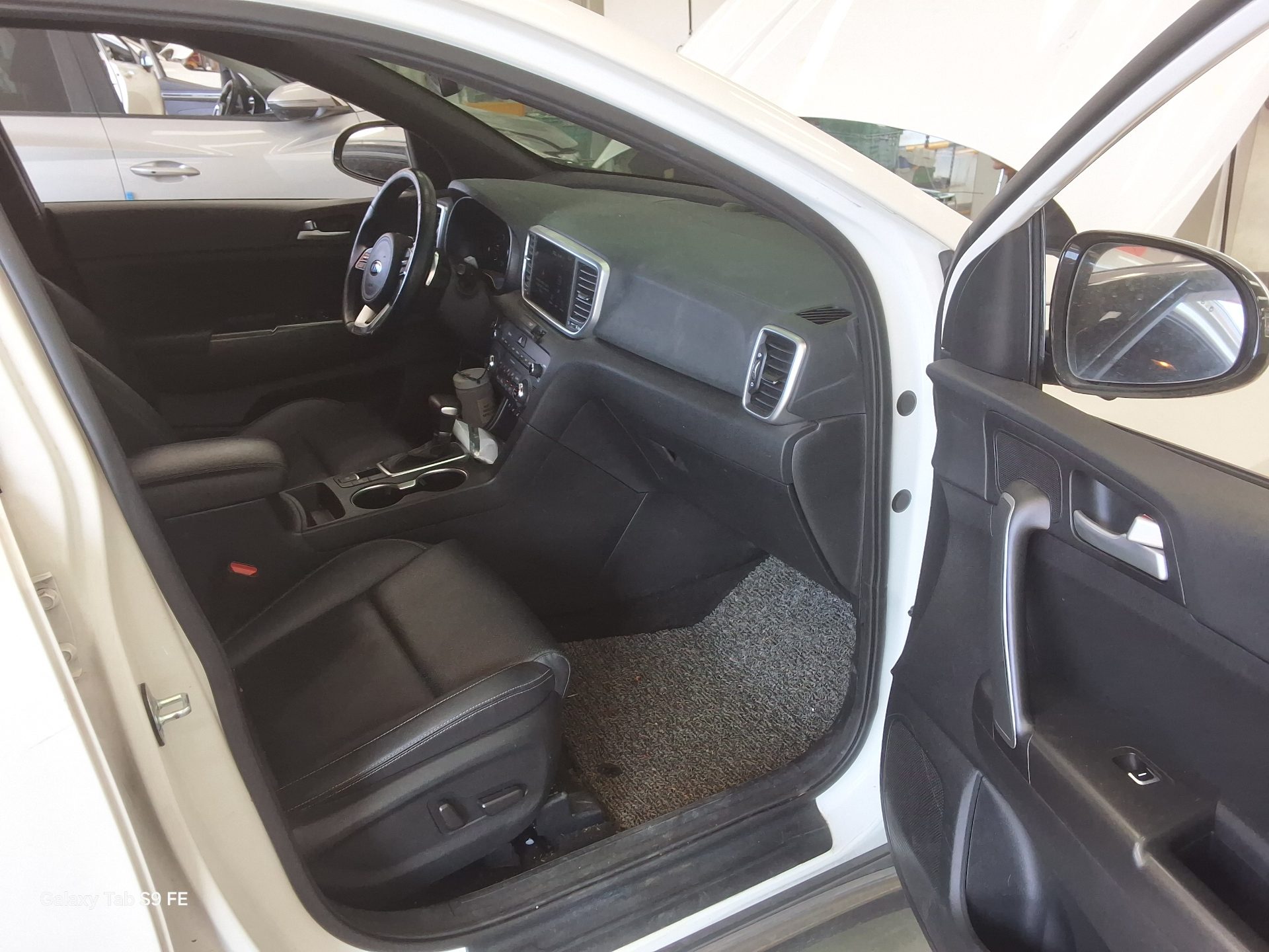2022 - kia sportage