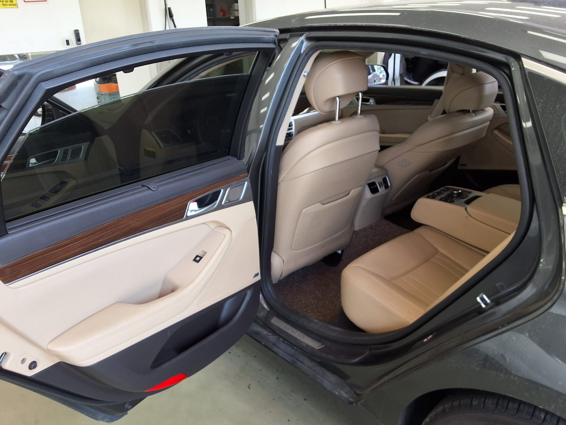 2018 - genesis g80