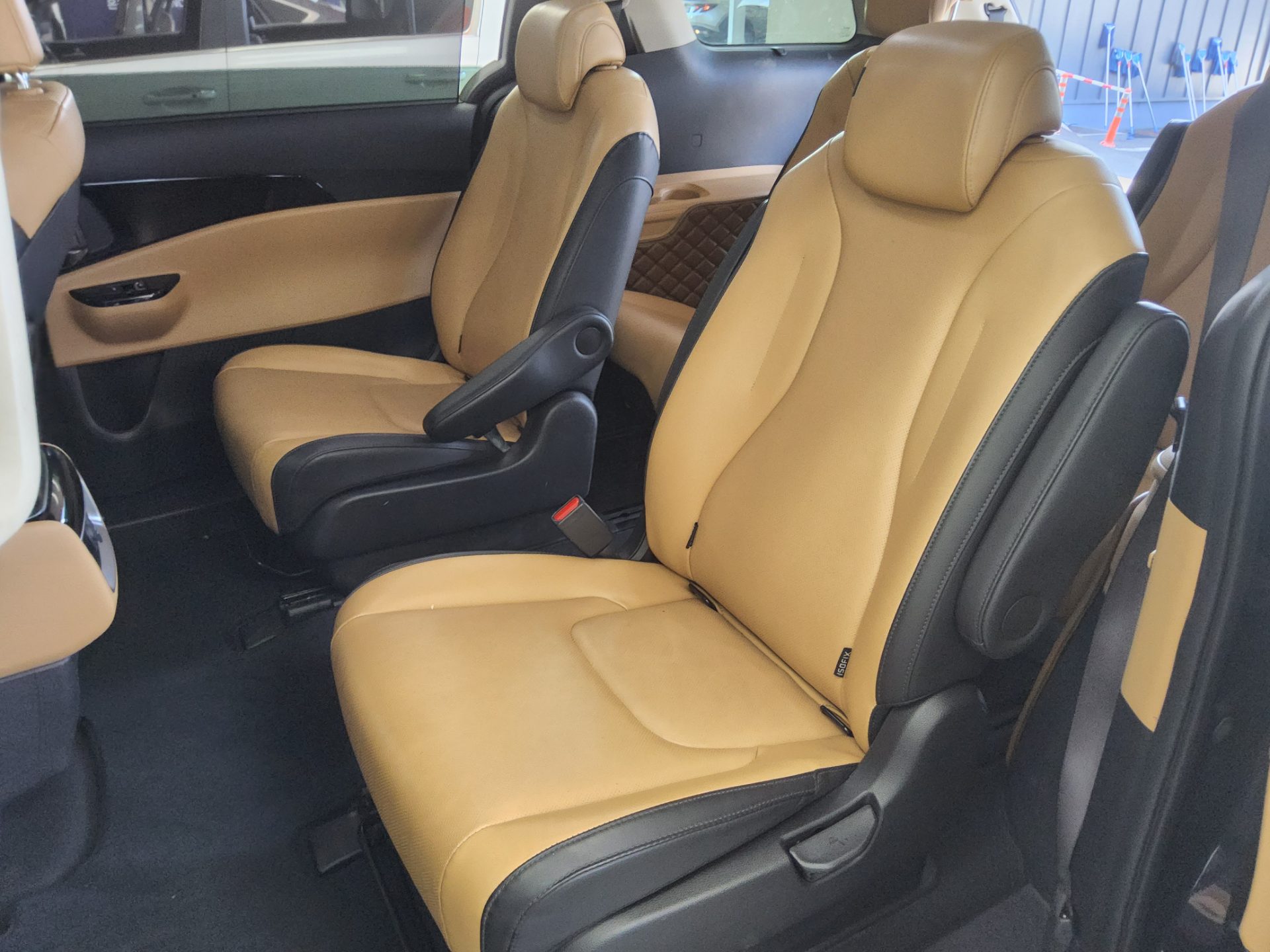 2023 - kia carnival