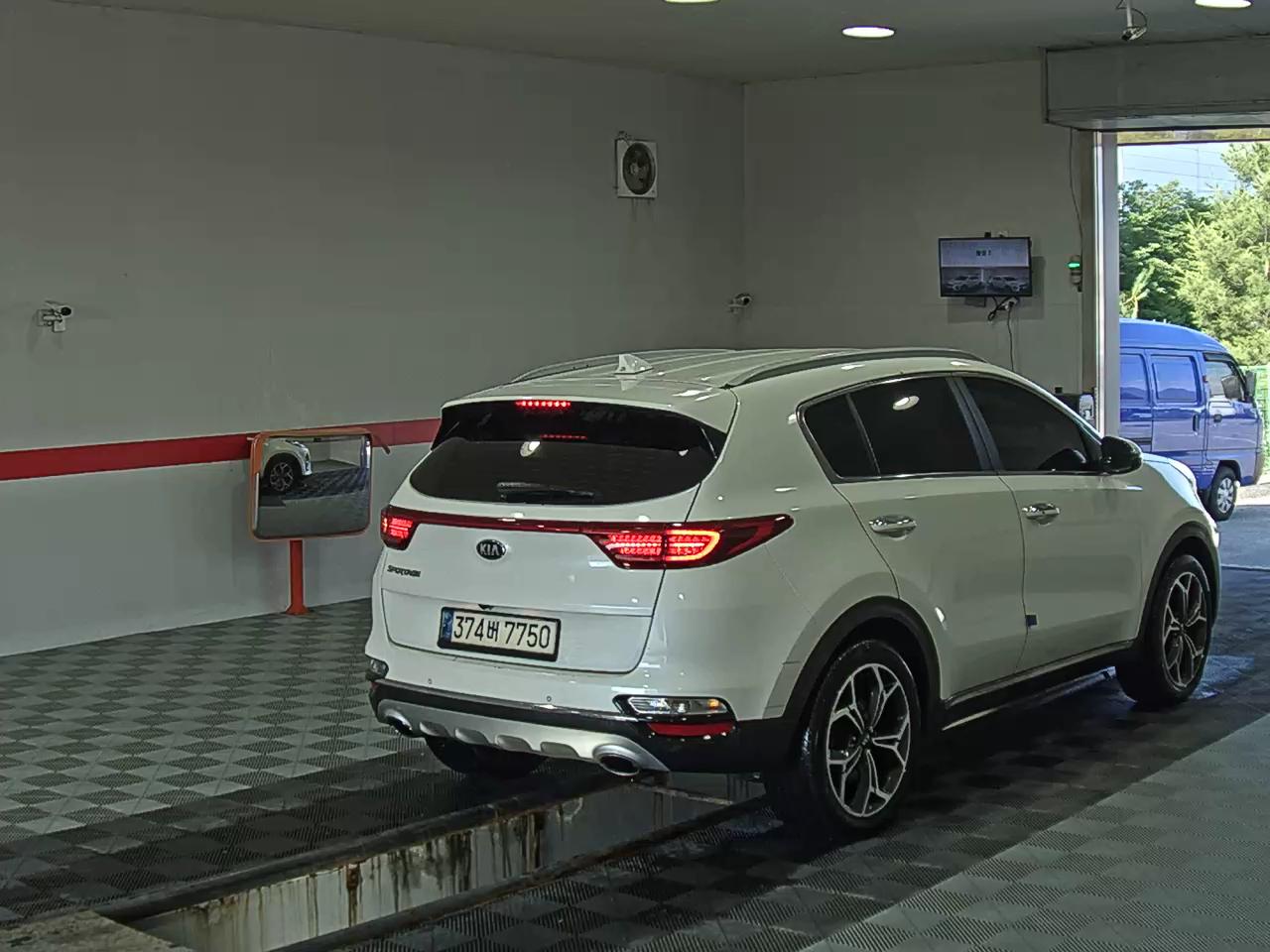 2022 - kia sportage