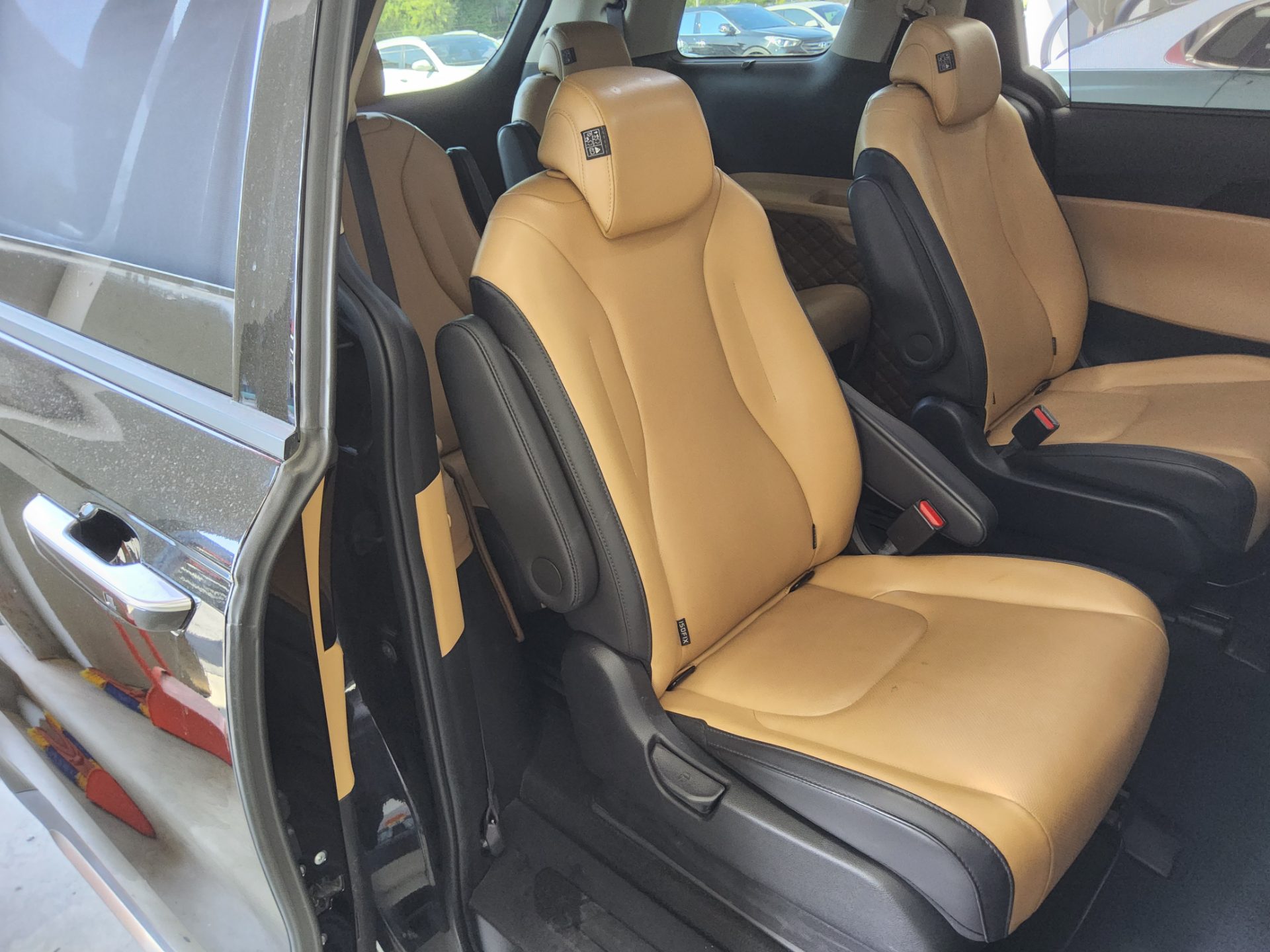 2023 - kia carnival