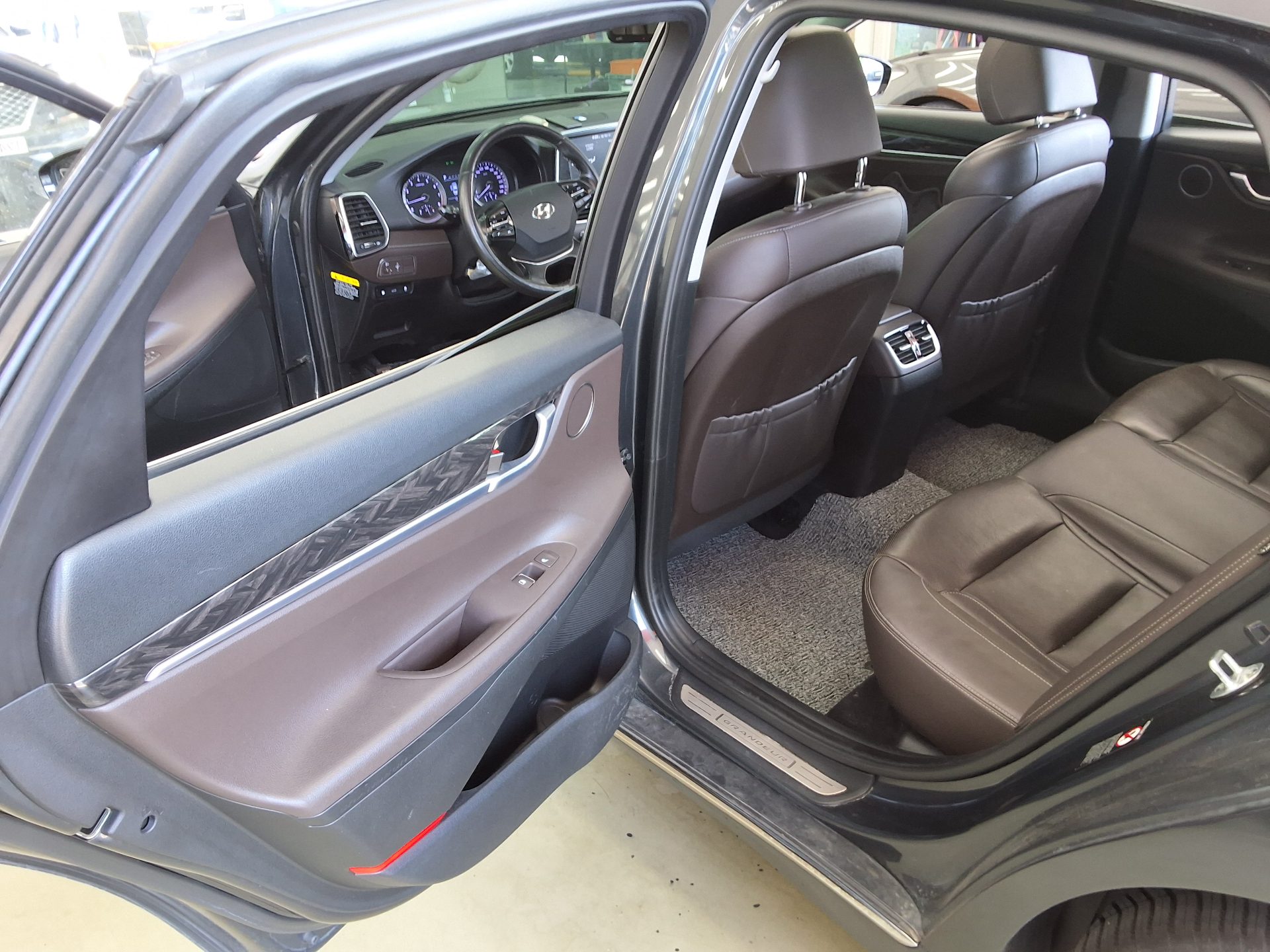 2018 - hyundai grandeur