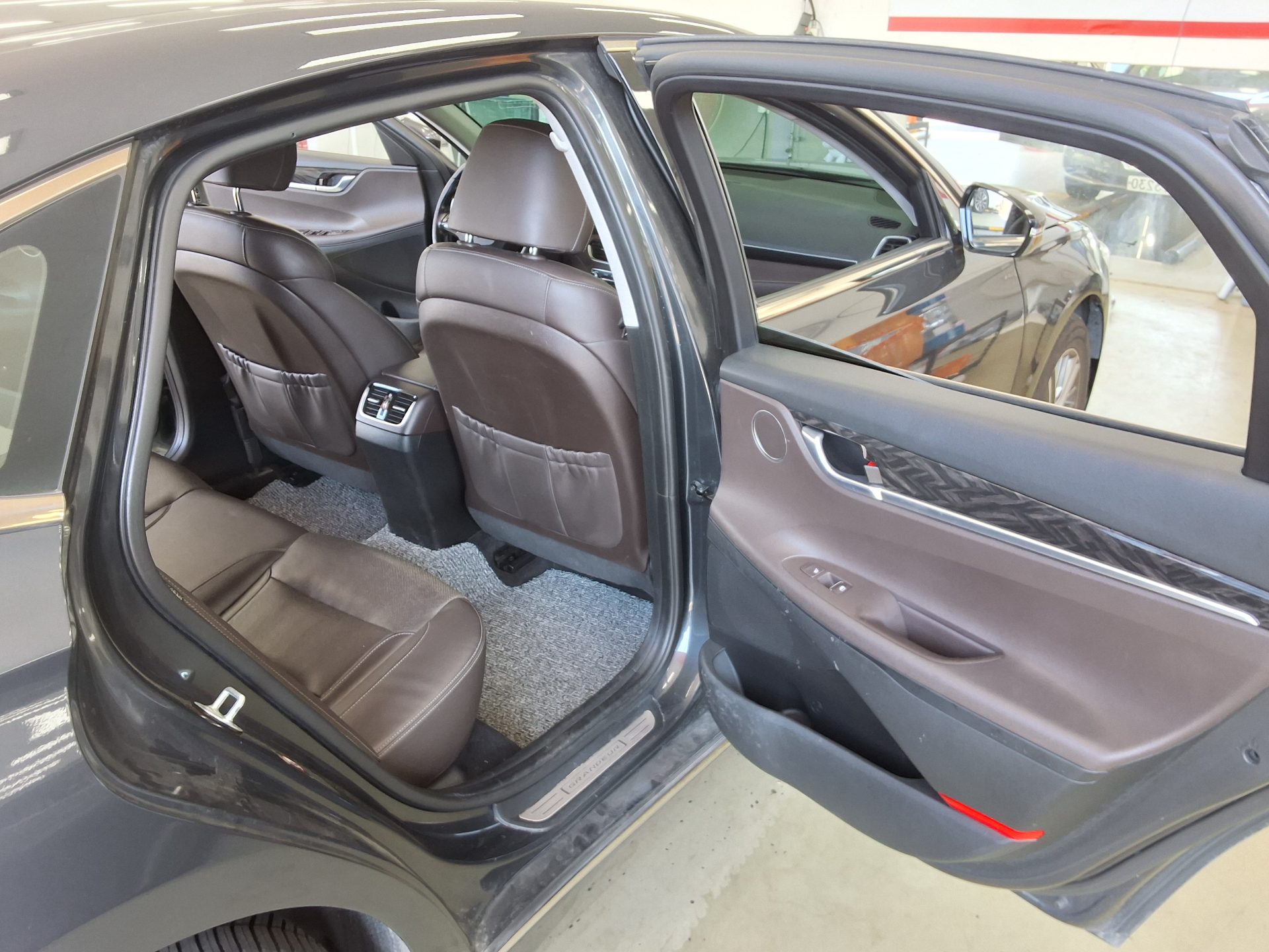 2018 - hyundai grandeur
