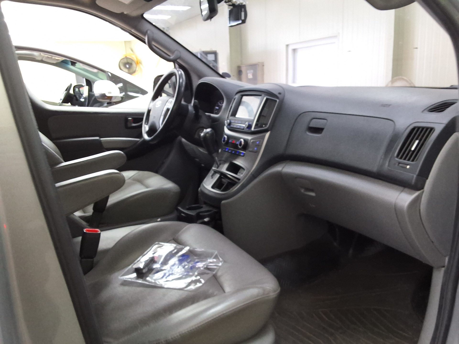 2020 - hyundai grand starex