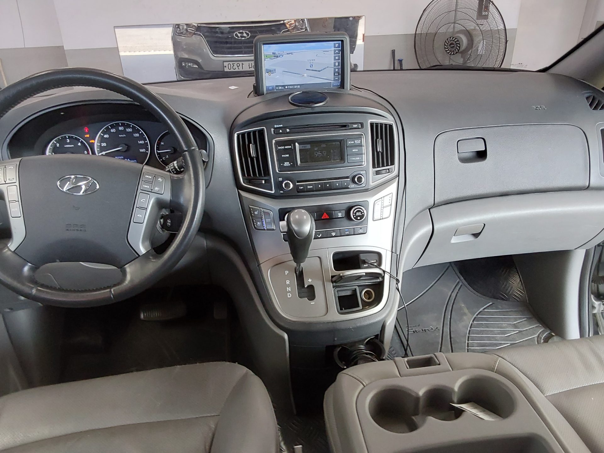 2018 - hyundai grand starex