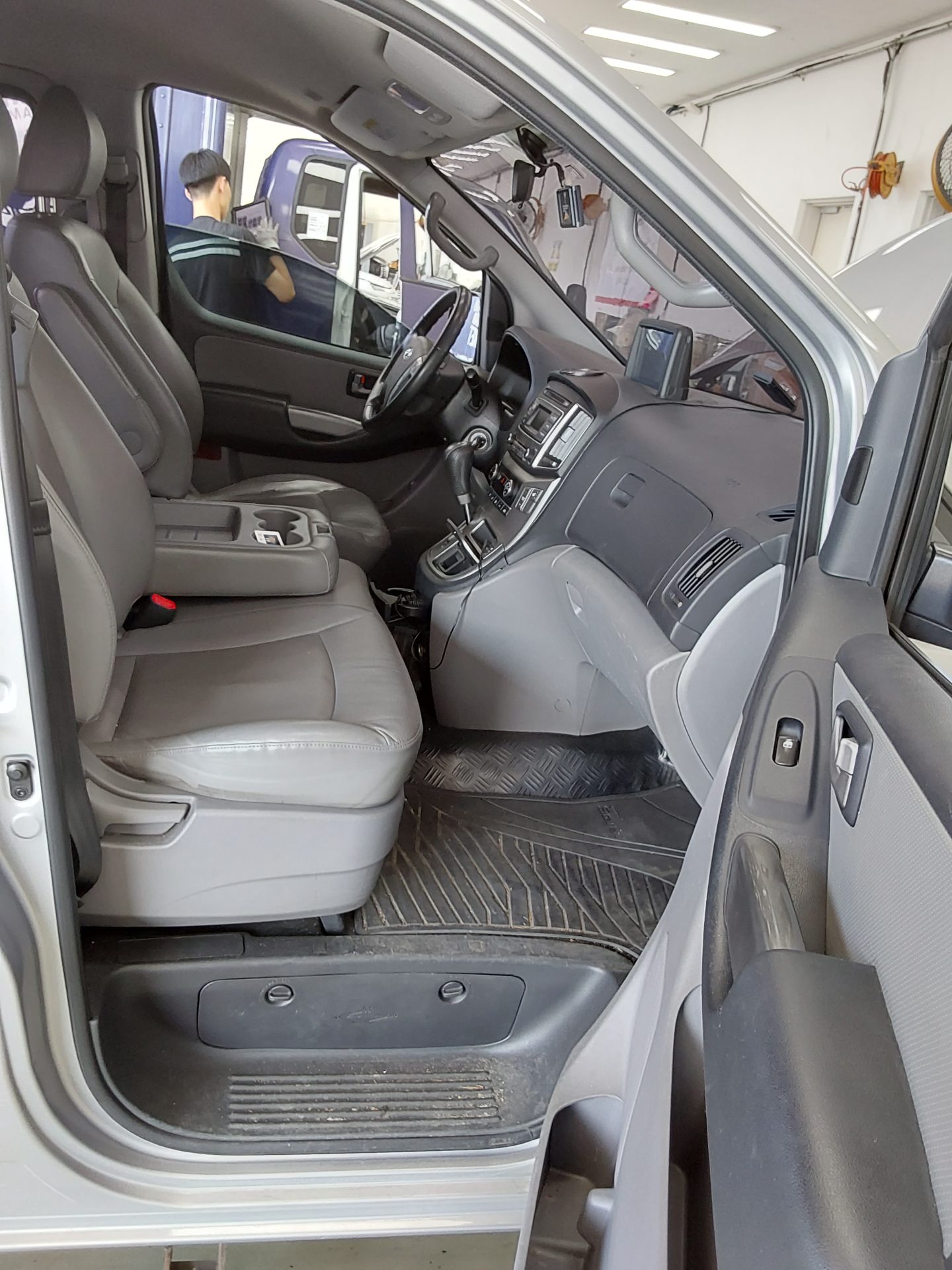 2018 - hyundai grand starex