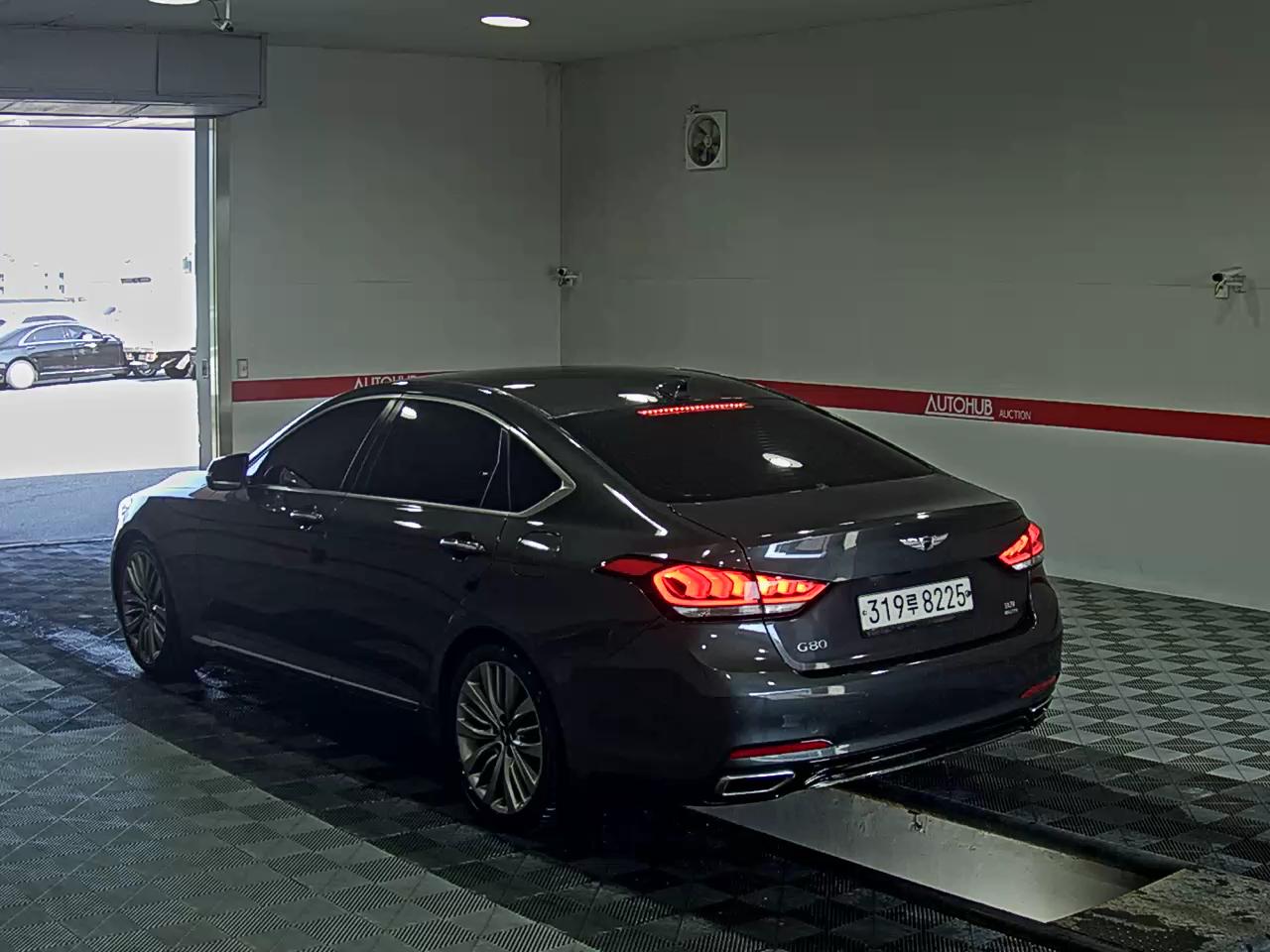 2018 - genesis g80