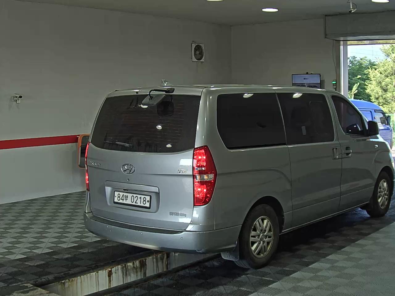 2020 - hyundai grand starex