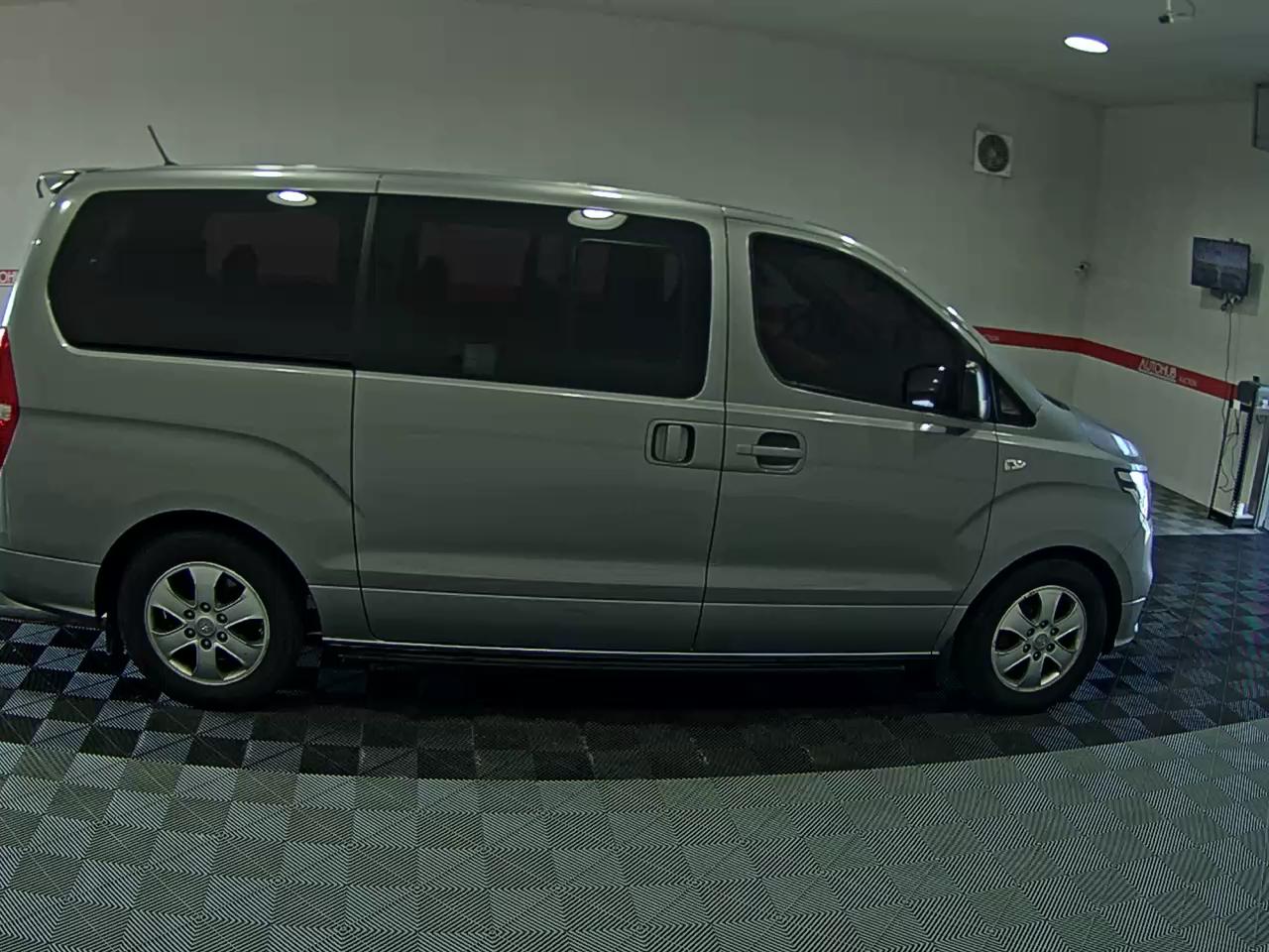 2018 - hyundai grand starex