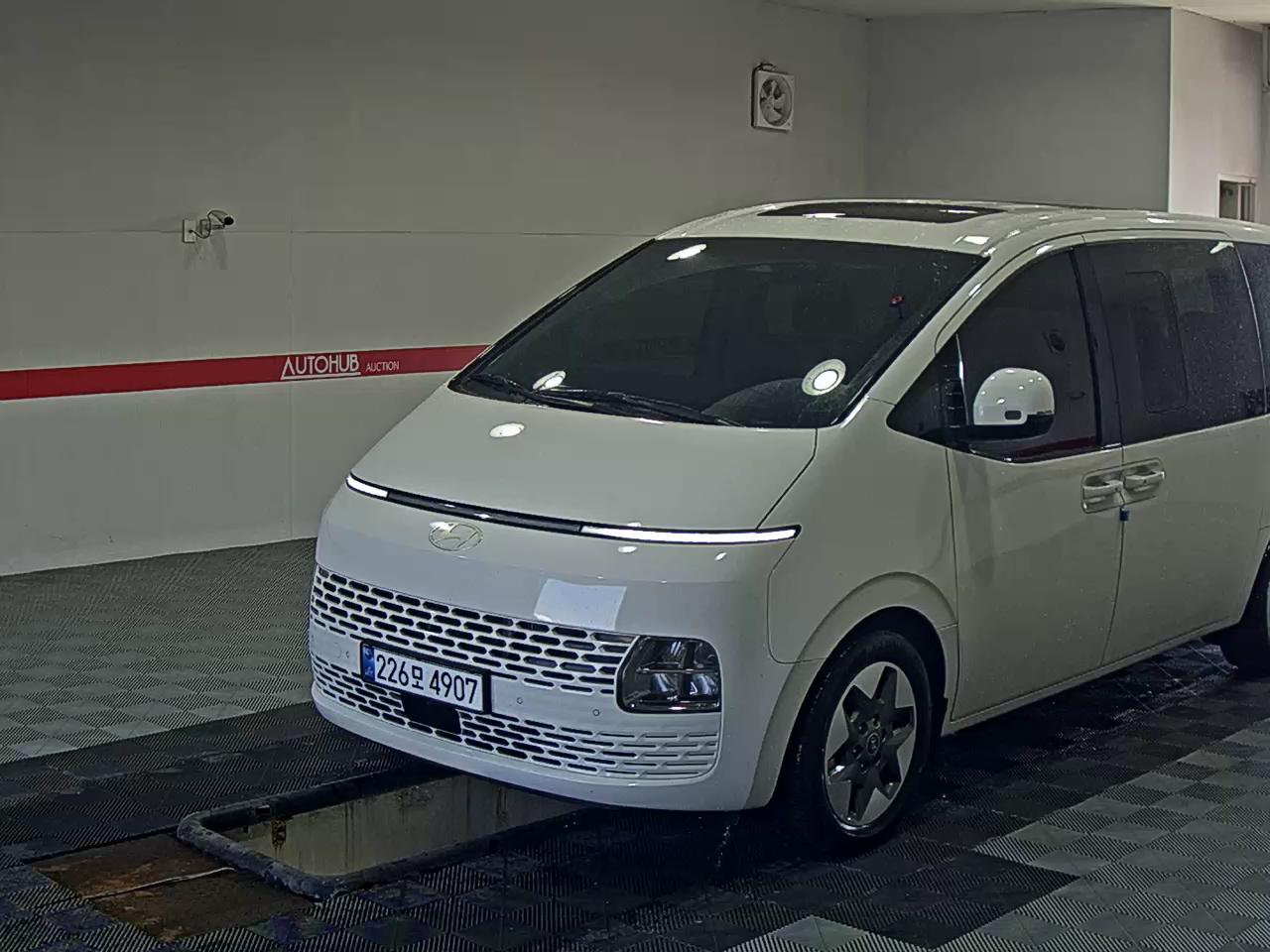 2025 - hyundai staria