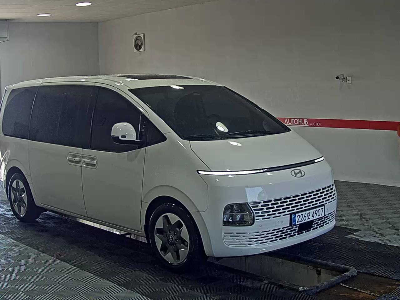 2025 - hyundai staria