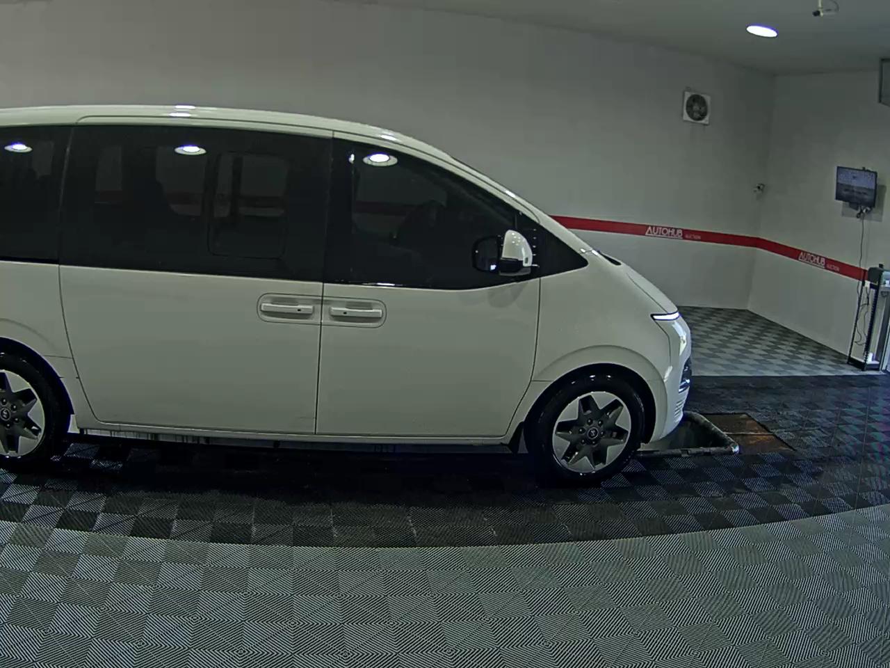 2025 - hyundai staria