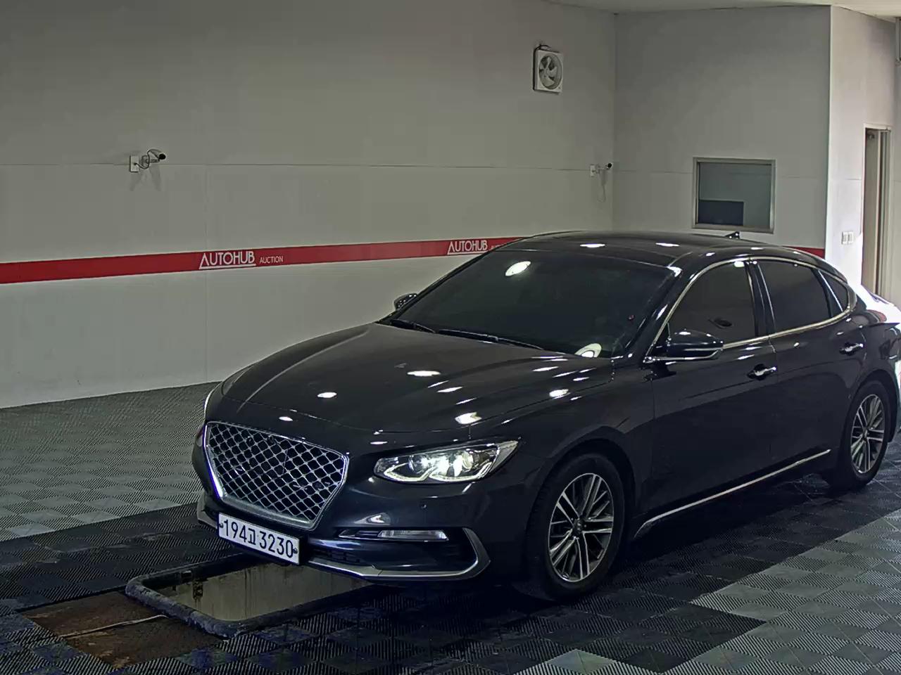 HYUNDAI GRANDEUR LPi RENTAL CAR
