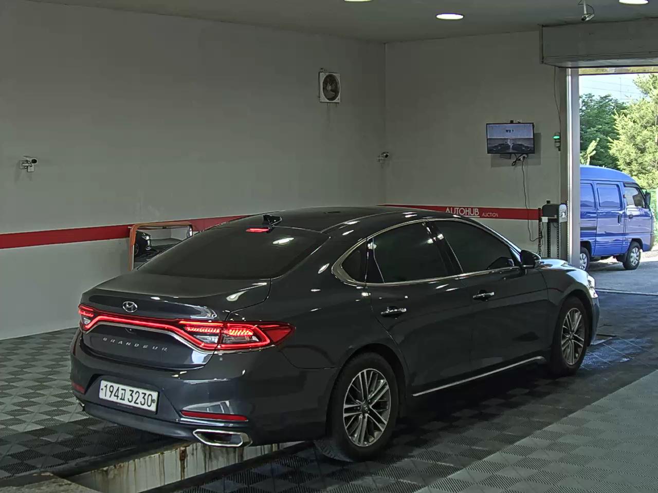 2018 - hyundai grandeur