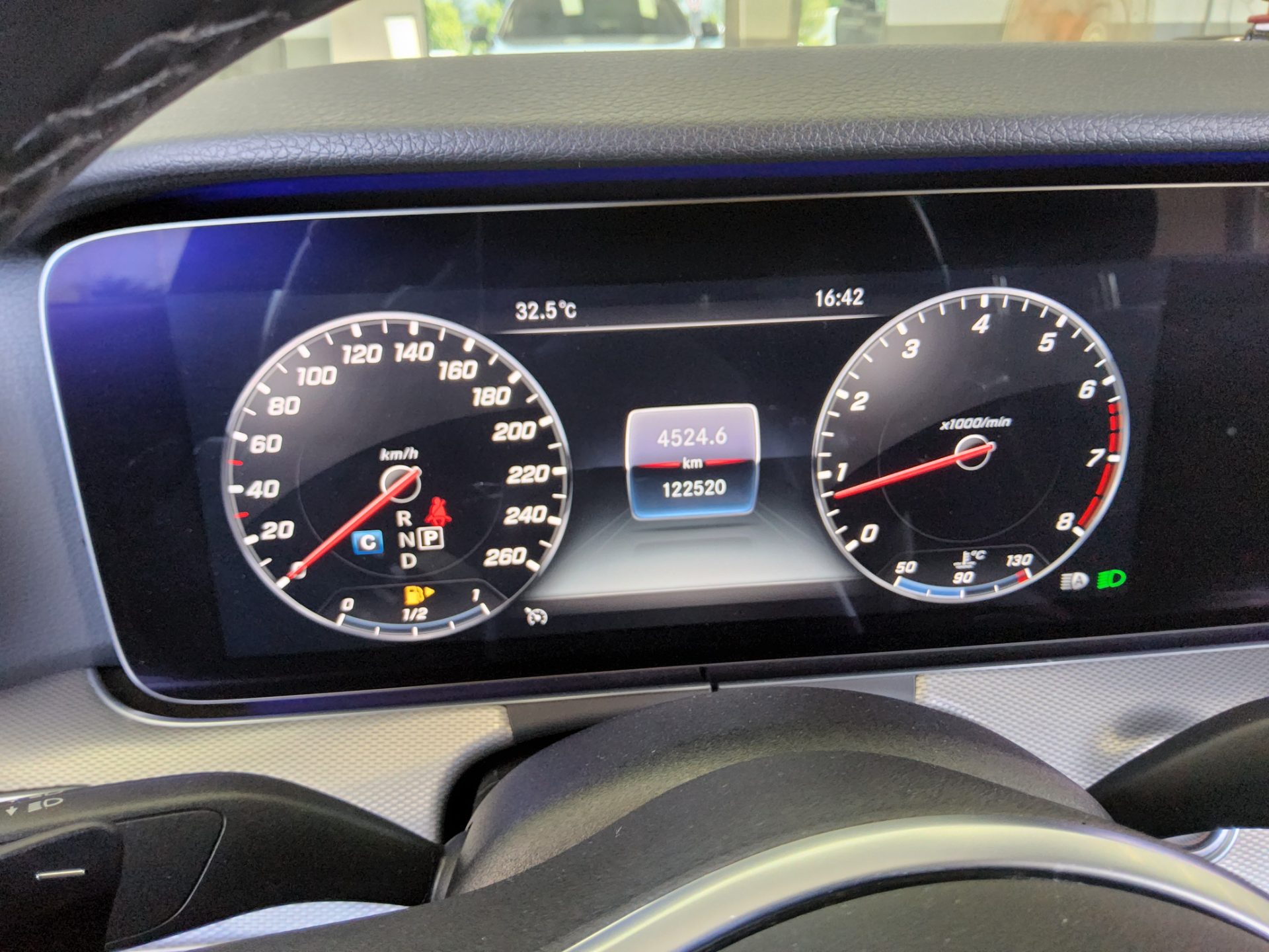 2019 - mercedes-benz e300