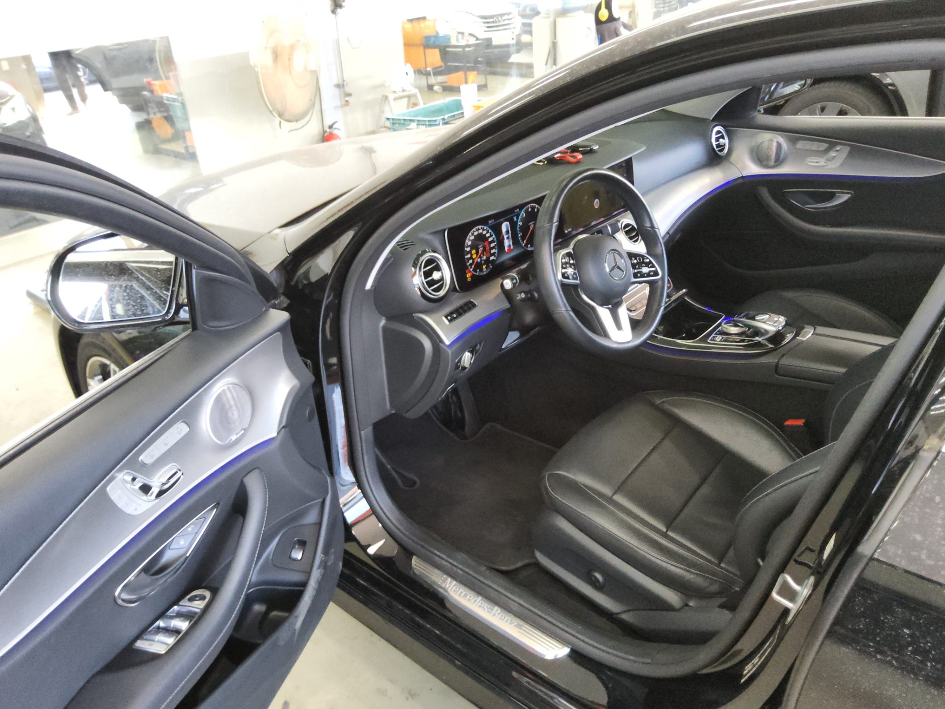 2019 - mercedes-benz e300